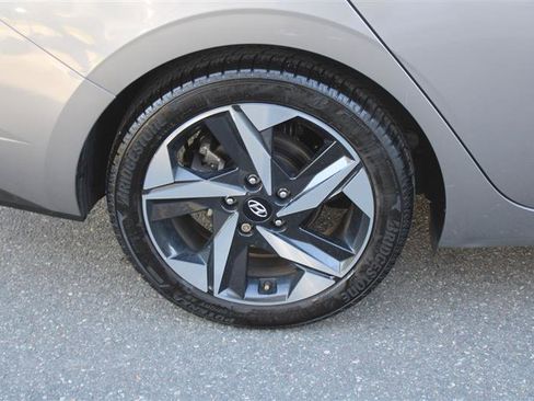 Used 2023 Hyundai Elantra Limited FWD image 8