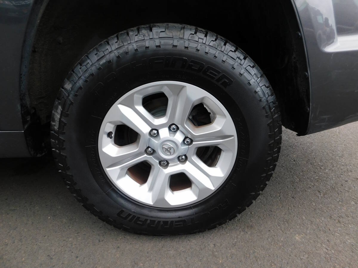 Used 2017 Toyota 4Runner Limited AWD/4WD image 26