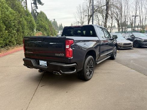 Used 2022 Chevrolet Silverado 1500 High Country w/ High Country Premium Package image 12