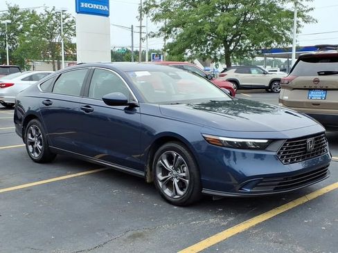 Used 2023 Honda Accord EX image 3
