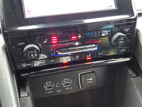 Used 2021 Jeep Grand Cherokee L Limited image 32