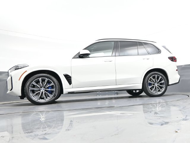 Used 2024 BMW X5 xDrive40i w/ M Sport Package AWD/4WD image 37