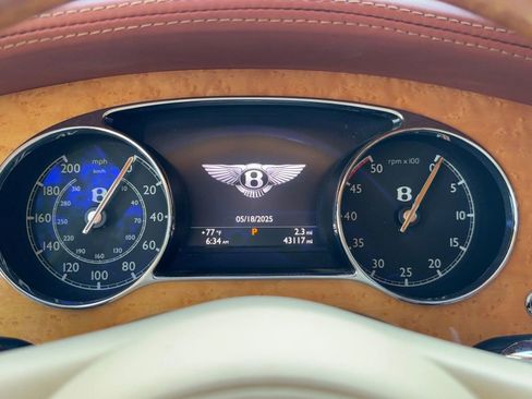 Used 2014 Bentley Mulsanne RWD image 14