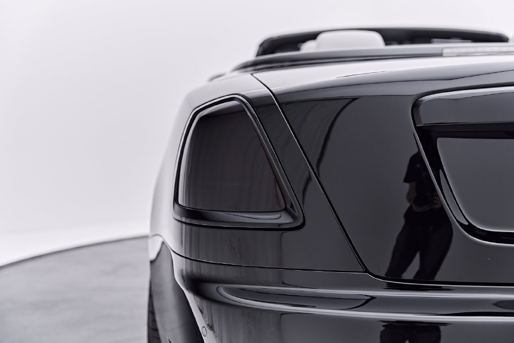Used 2019 Rolls-Royce Dawn RWD image 29