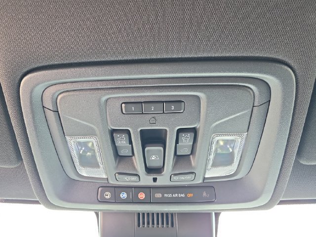 Certified 2022 Chevrolet Silverado 1500 High Country w/ High Country Premium Package AWD/4WD image 33
