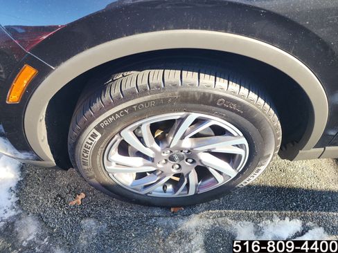 Used 2023 Lincoln Corsair AWD w/ Equipment Group 101A image 5