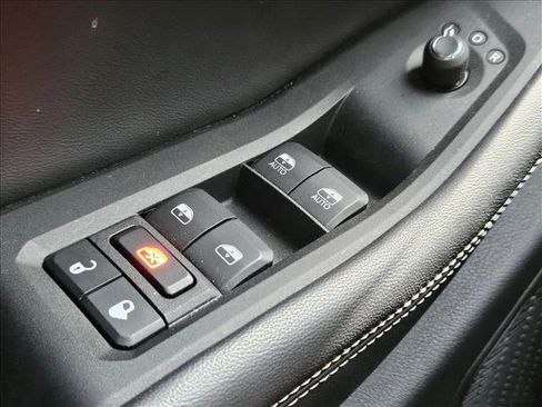 Used 2023 Jeep Grand Cherokee Limited RWD image 18