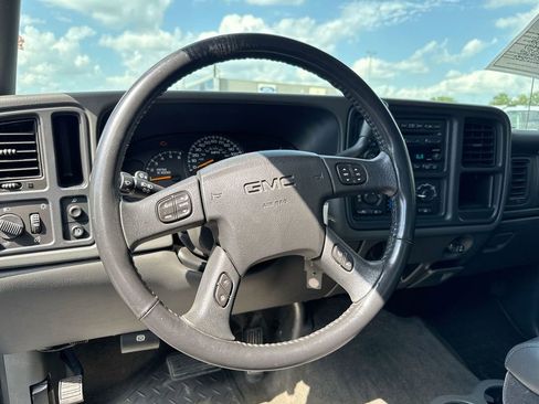 Used 2005 GMC Sierra 1500 SLE w/ Light Duty Power Package RWD image 11