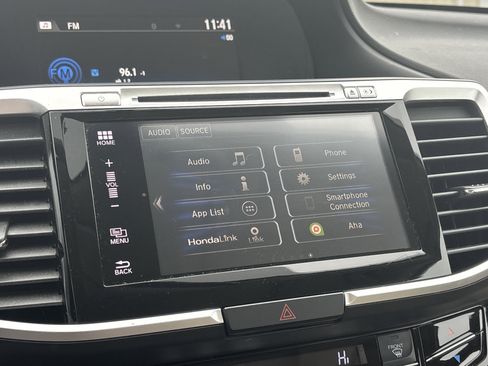 Used 2016 Honda Accord EX image 19