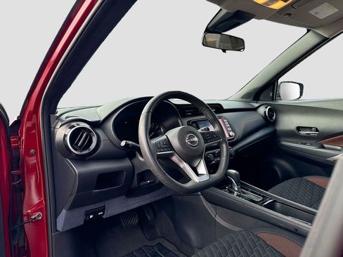 Used 2022 Nissan Kicks SR image 8