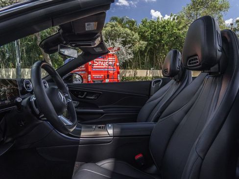 Used 2024 Mercedes-Benz CLE 300 4MATIC Cabriolet image 15