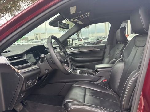 Used 2023 Jeep Grand Cherokee Overland w/ Adv Protech Group III image 9