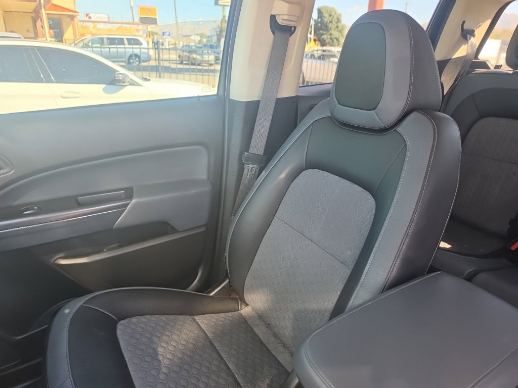 Used 2019 Chevrolet Colorado Z71 RWD image 2