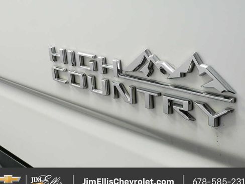 Used 2023 Chevrolet Silverado 1500 High Country w/ High Country Premium Package AWD/4WD image 32