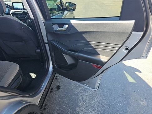 Used 2021 Ford Escape SE w/ Cold Weather Package image 15