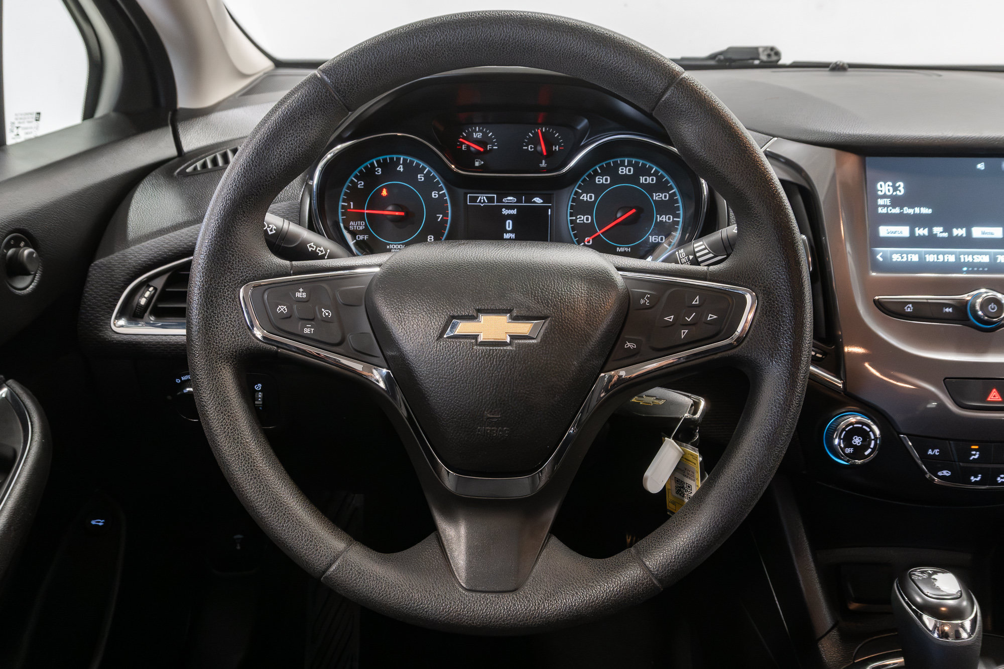 Used 2018 Chevrolet Cruze LT FWD image 12