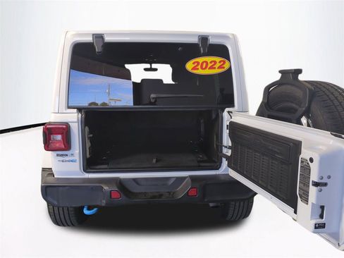 Used 2022 Jeep Wrangler Unlimited Sahara image 14