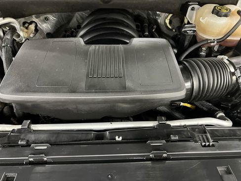 Used 2023 Chevrolet Tahoe Z71 w/ Luxury Package AWD/4WD image 26