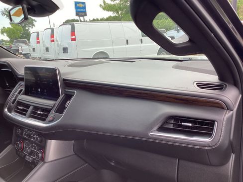 Used 2023 Chevrolet Suburban Premier AWD/4WD image 16