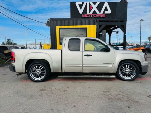 Used 2007 GMC Sierra 1500 SLE w/ SLE1 Preferred Package image 4