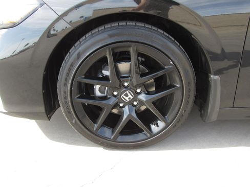 Used 2025 Honda Civic Sport image 4