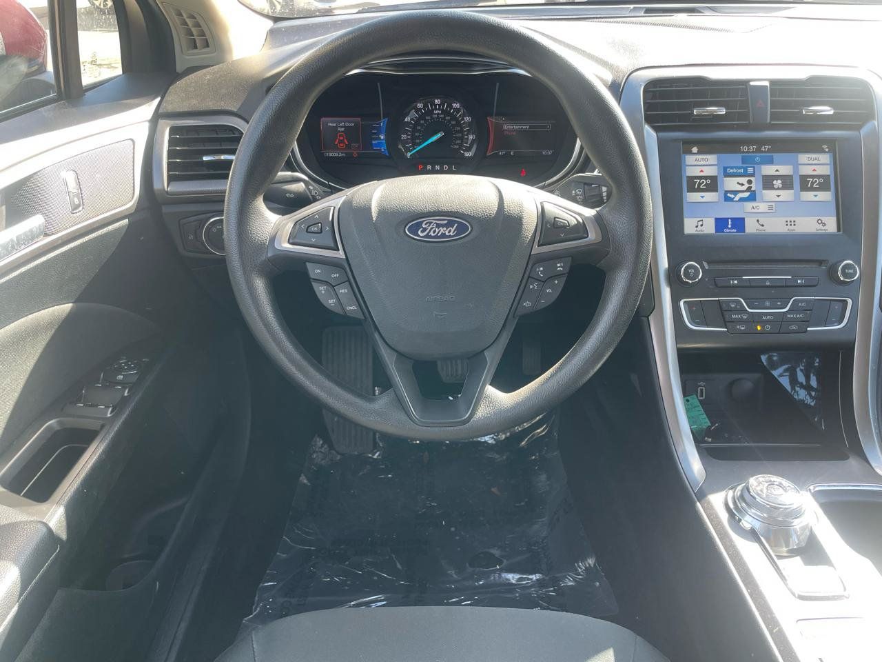 Used 2017 Ford Fusion SE w/ Fusion SE Technology Package FWD image 37