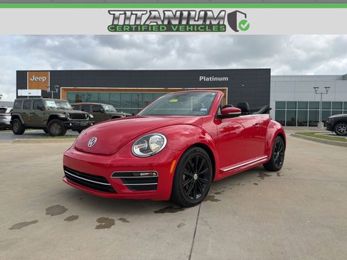 Used 2019 Volkswagen Beetle 2.0T SE FWD image 1