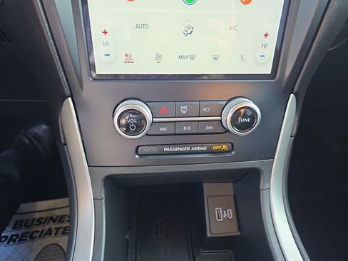 Used 2024 Ford Edge SEL w/ Convenience Package image 25