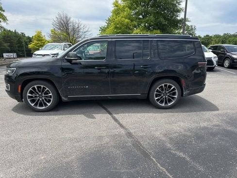 Used 2023 Jeep Wagoneer Series III w/ Premium Group I AWD/4WD image 5