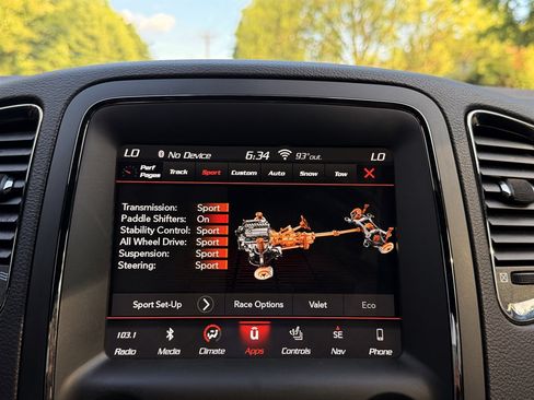 Used 2018 Dodge Durango SRT w/ Technology Group AWD/4WD image 23