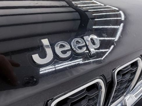 Used 2023 Jeep Grand Cherokee Limited w/ MOPAR Finishing Package AWD/4WD image 13