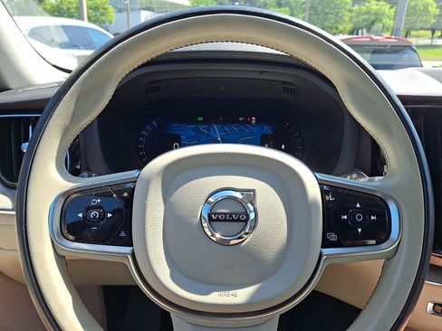 Certified 2023 Volvo XC60 B5 Plus w/ Climate Package AWD/4WD image 19