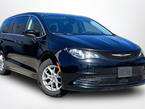 Used 2024 Chrysler Voyager LX FWD image 3