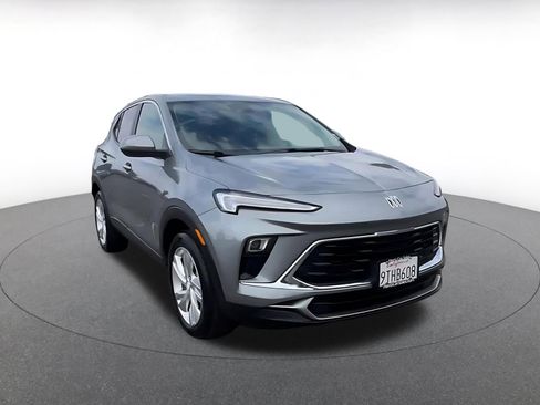 Used 2025 Buick Encore GX Preferred FWD image 3