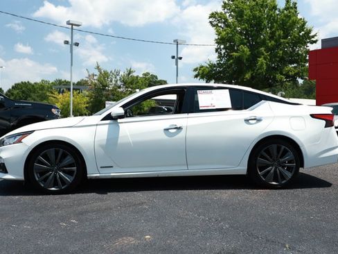 Used 2019 Nissan Altima 2.0 Edition One FWD image 9