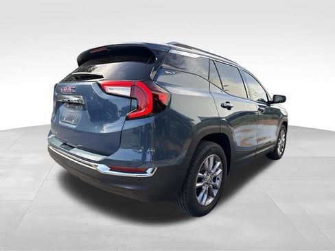 Used 2024 GMC Terrain SLT w/ Infotainment Package II FWD image 6