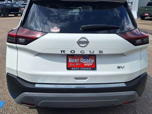 Used 2023 Nissan Rogue SV image 6