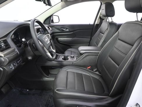 Used 2023 GMC Acadia Denali w/ Denali Ultimate Package AWD/4WD image 13