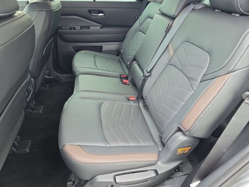 Used 2025 Nissan Pathfinder Platinum w/ Cargo Package FWD image 14