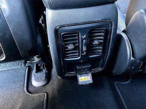 Used 2020 Jeep Grand Cherokee Altitude image 10