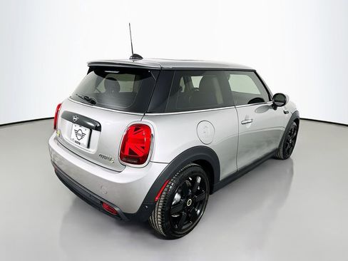 Certified 2024 MINI Cooper SE image 5