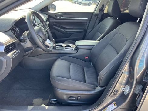 Used 2023 Nissan Altima 2.5 SV FWD image 6
