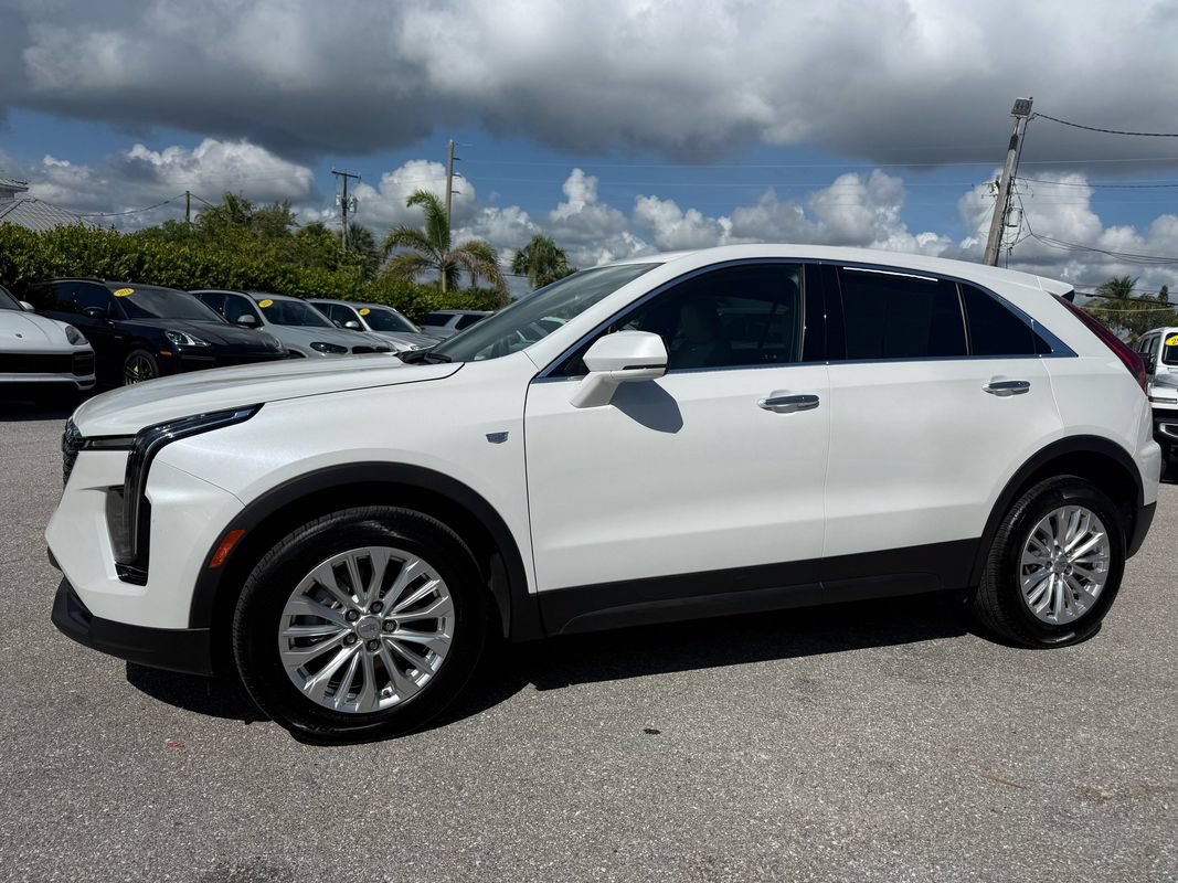 Used 2024 Cadillac XT4 Luxury FWD image 1