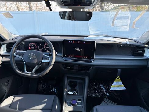 Used 2026 Volkswagen Tiguan SE AWD/4WD image 13