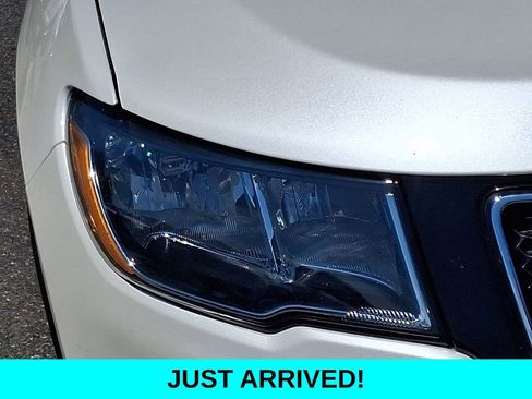 Used 2019 Jeep Compass Limited w/ Safety & Security Group AWD/4WD image 9