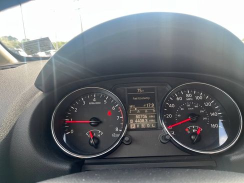 Used 2013 Nissan Rogue S FWD image 12