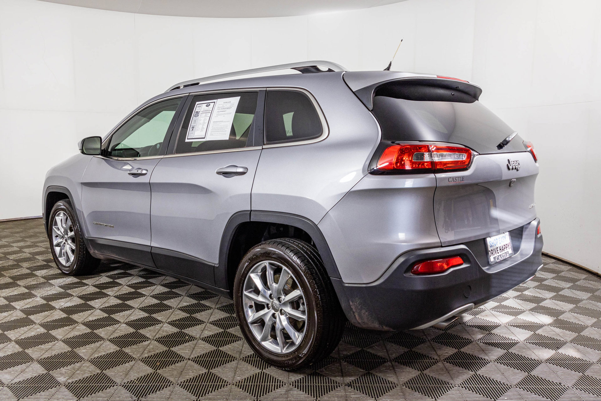 Used 2014 Jeep Cherokee Limited w/ Luxury Group FWD image 17