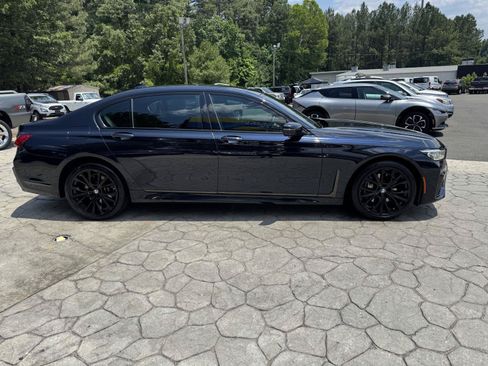 Used 2022 BMW 740i w/ M Sport Package RWD image 19