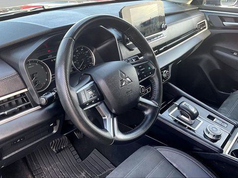 Used 2024 Mitsubishi Outlander SE AWD/4WD image 14