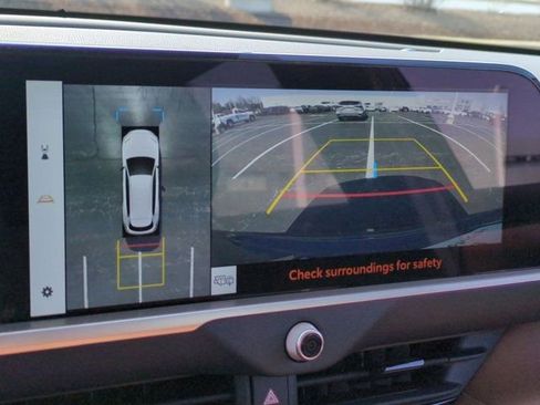 Used 2025 Toyota Crown Signia image 13